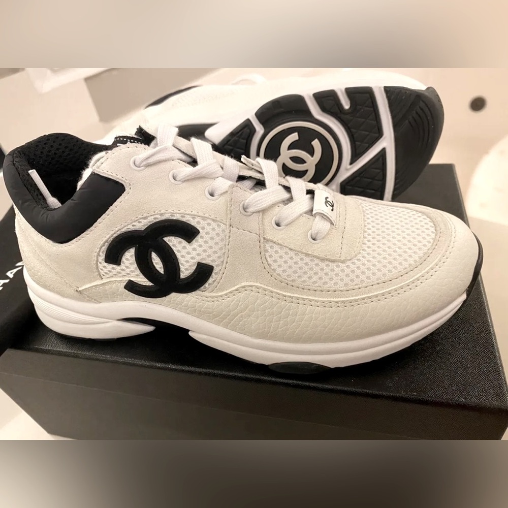 Chanel low top CC sneakers